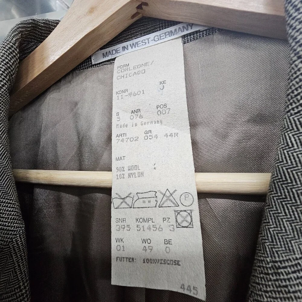 Hugo Boss 44R Brown Check 2-Button Sport Coat Blazer Jacket T239
